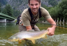  Captura de Pesca con Mosca de Trucha marrón por Christof Menz – Fly dreamers