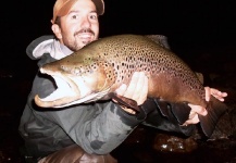  Fotografía de Pesca con Mosca de Trucha marrón por Matias Curuchet – Fly dreamers 