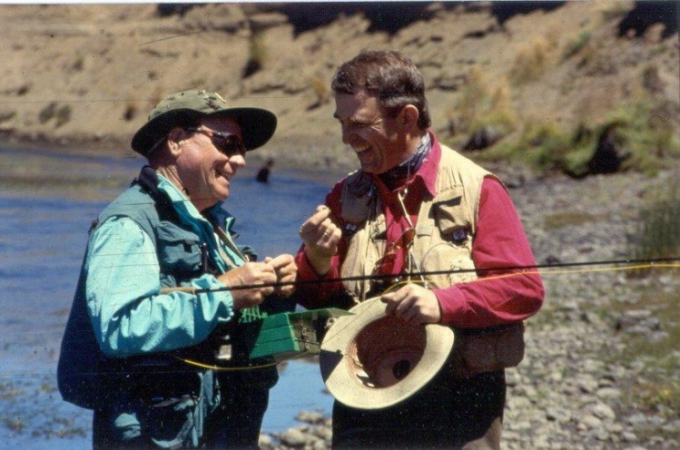 Jorge Trucco guiding Lefty Kreh on the Malleo River in 1991.