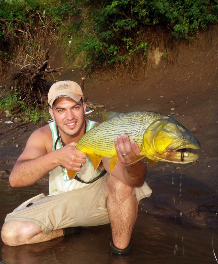 Como estos y mas grandes suelen salir muy seguido en aguas de Salto Chico, si es que el rio esta bien bajo.