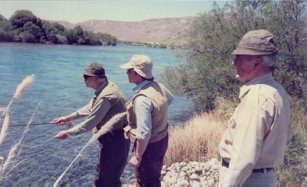 guiding Paul Volcker on the Chimehuin River. Bebe Anchorena is watching 