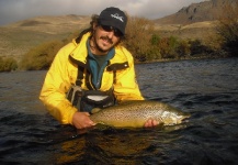  Fotografía de Pesca con Mosca de Trucha marrón por Segundo Beccar Varela – Fly dreamers 