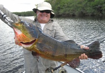 EDUARDO ARISTEGUIETA 's Fly-fishing Photo of a Peacock Bass – Fly dreamers 