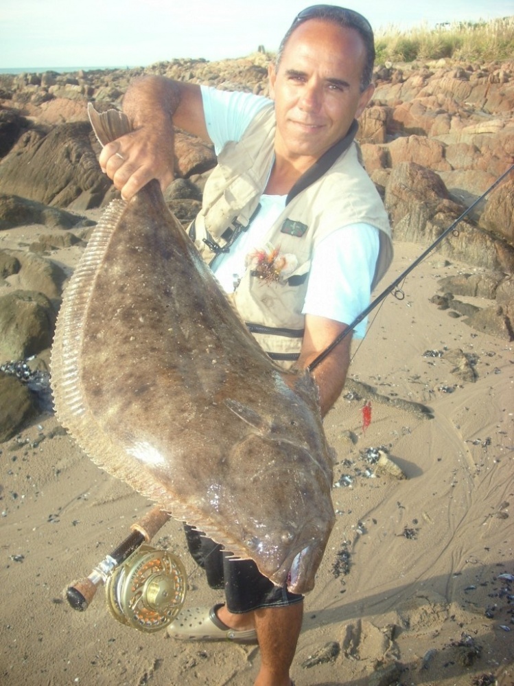 Pesca de lenguado con mosca en Uruguay