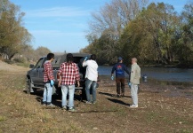 Jornada de limpieza sobre un brazo del Río Limay que rodea al área natural " PROTEGIDA" Isla 132