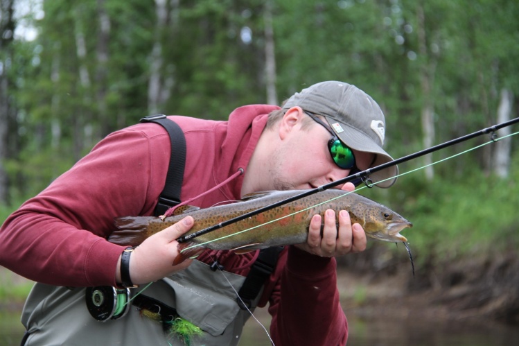 Russia Siberia Huntachi river
it is not the largest specimen. This fish is very picky about food, and today it can be active and tomorrow you will not catch him. I spend a lot of time to catch the fish