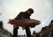  Fotografía de Pesca con Mosca de Trucha arcoiris por Marcos Hlace – Fly dreamers