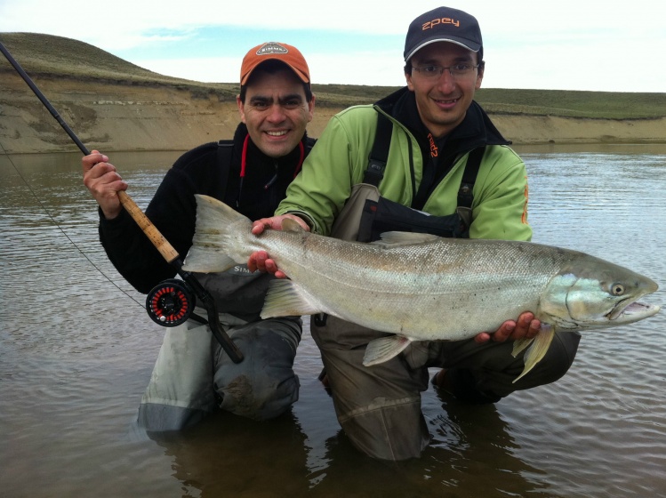 Con Dieguito Castillo uno de los mejores guias de la Provincia....mi gran maestro de atado y de spey casting