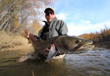 Cathy Beck 's Fly-fishing Picture of a Taimen – Fly dreamers 