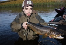 Fly-fishing Pic of Brown trout shared by LeGrille FlyFishing – Fly dreamers 