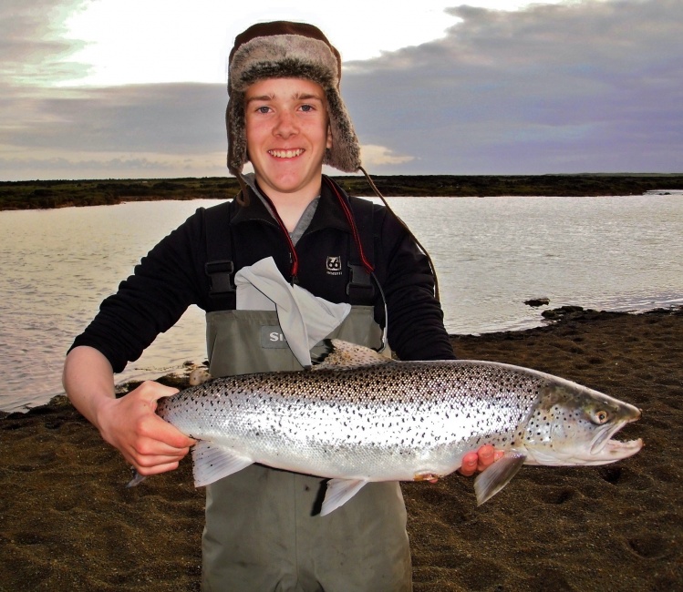 A nice, 10pound Seatrout caught in Baugstaðaós in Iceland. Catch and release! 