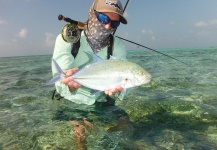  Fotografía de Pesca con Mosca de Bluefin Trevally por Fergus Kelley – Fly dreamers 