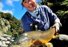  Foto de Pesca con Mosca de Trucha marrón compartida por Cathy Beck – Fly dreamers