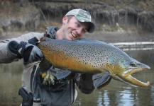 Beau Price 's Fly-fishing Catch of a Brown trout – Fly dreamers 
