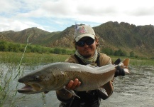  Fotografía de Pesca con Mosca de Taimen - HuchoHucho perryi compartida por Ryan Hudson – Fly dreamers