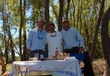 Con Luis y Dario... almuerzo a la sombra - Río Paraná - Arroyo Seco - Sta. Fé