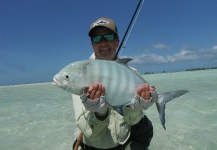  Fotografía de Pesca con Mosca de Golden Trevally por Michael Biggins – Fly dreamers