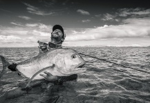  Fotografía de Pesca con Mosca de Giant Trevally - GT por Damien Brouste – Fly dreamers 