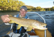  Fotografía de Pesca con Mosca de Trucha marrón por Duranglers Flies And Supplies – Fly dreamers 