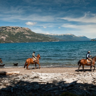 Horse Riding, traful lake - Arroyo Verde Lodge