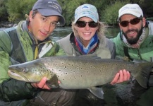  Fotografía de Pesca con Mosca de Trucha marrón por Estancia Arroyo Verde – Fly dreamers