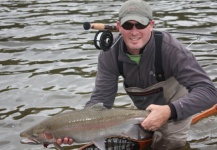  Situación de Pesca con Mosca de Steelhead – Imagen por Tyler Dunsmore en Fly dreamers