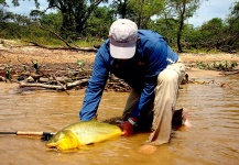 La temporada de pesca en Esquina finalizará el 1 de diciembre de 2014. Durante todo Noviembre será solo de pesca y devolución.  Este es un logro de La Cámara de Turismo de Esquina; luego de reuniones con la Ministra de Turismo de Corrientes, Ines Presman,