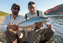  Fotografía de Pesca con Mosca de Trucha marrón por Limay River Lodge – Fly dreamers 