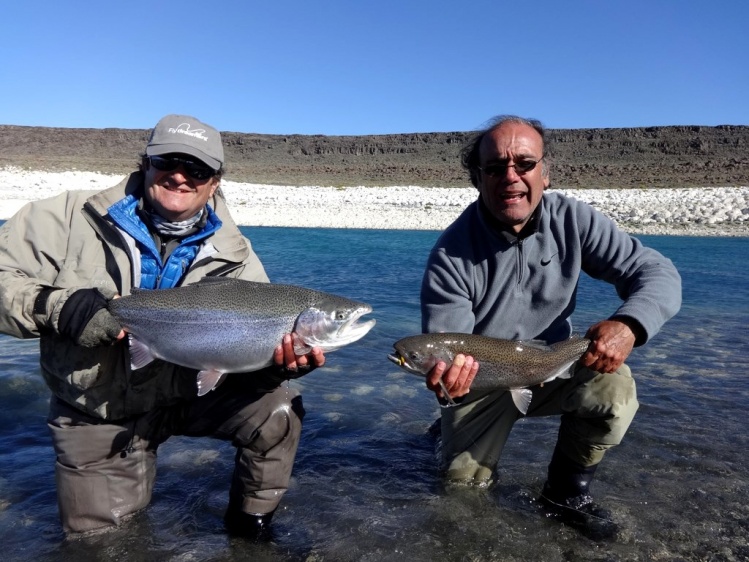 Pescando con el Negro un gran amigo y compañero de pesca.