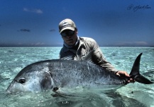 Jako Lucas 's Fly-fishing Catch of a Giant Trevally – Fly dreamers 