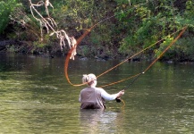  Fotografía de Situación de Pesca con Mosca por Cierra Bennetch – Fly dreamers