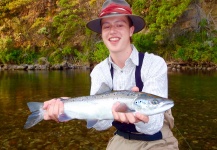  Captura de Pesca con Mosca de Salmón encerrado por Fernando Hook & Gold Outfitters – Fly dreamers