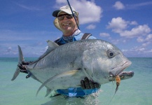 Jako Lucas 's Fly-fishing Photo of a Giant Trevally – Fly dreamers 