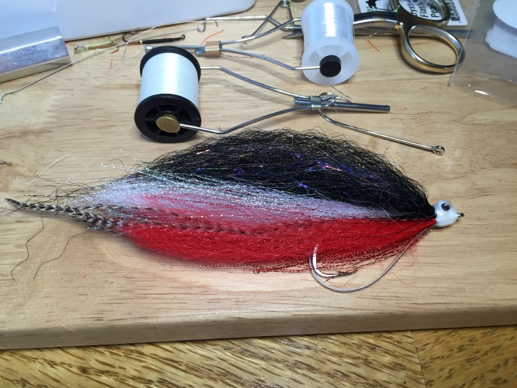 3/0 pike fly for a friend...hope I get time to take him up on the invitation too!