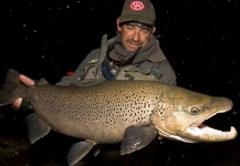  Imagen de Pesca con Mosca de Trucha marrón compartida por Fin Chasers Magazine – Fly dreamers