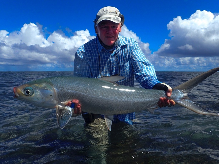 Alphonse Island Fishing News: 19 – 25 April 15 _ Late Run of Milkfish!!