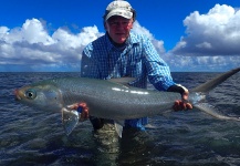 Alphonse Island Fishing News: 19 – 25 April 15 _ Late Run of Milkfish!!