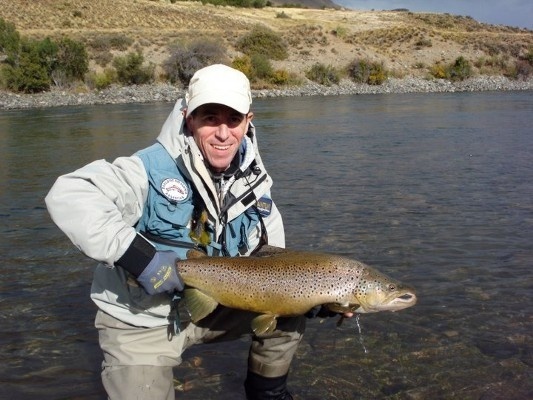 Limay superior. Pablito en el chaca, al mediodía.