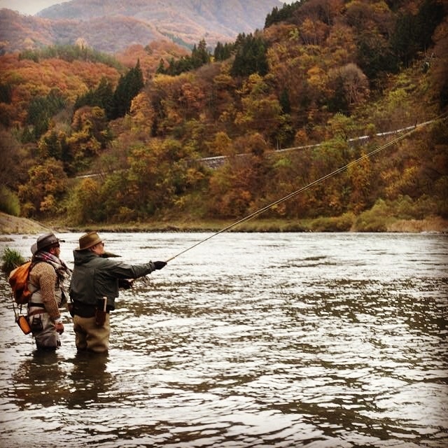 Guiding my mentor Mr,Yokokawa Owner pro shop Char,Saitama prefecture,Japan.Who guided me Campbell river,Vancouver Island,B.C.Canada.SWhen i was age 16.Fished 19lb King salmon.