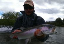  Situación de Pesca con Mosca de Trucha arcoiris – Fotografía por Alejandro Ballve en Fly dreamers