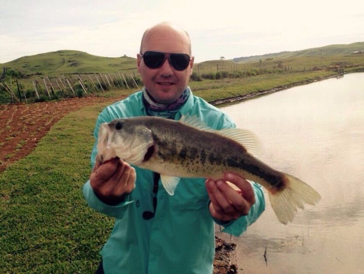 Fish: Largemouth Bass. 
Place: Canela, south Brazil.
Fisherman: Alexandre Magnus from Saidas de Pesca team.
www.saidasdepesca.com.br