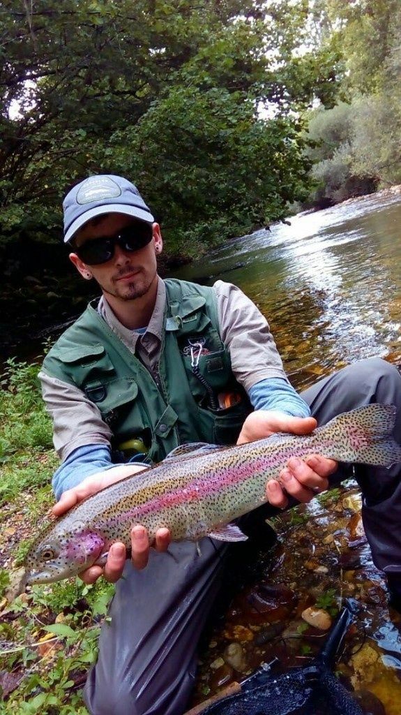 Trucha Arcoiris pescada con ninfa by Ruben