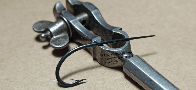 As O'Shaughnessy hook with heavy wire