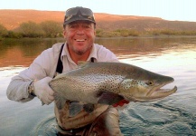 Patagonia Outfitters 's Fly-fishing Picture of a Browns – Fly dreamers 