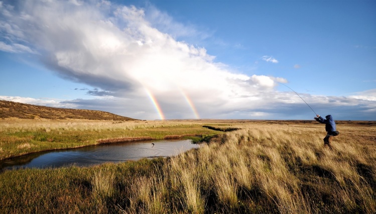 Lucky rainbows. A network of private waters down in Argentina