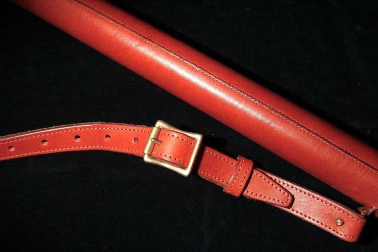 Leather tube detail.
Correa para el hombro