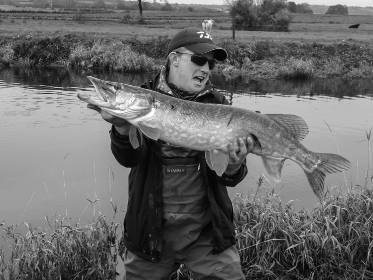 2014: River Barrow, River Nore, Bass fishing in Wexford, Fly fishing for pike - Fly fishing