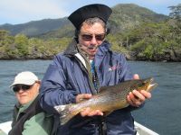 Jose con una marron en el escorial mientra yo tengo la mosca pancora en la mano