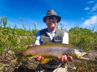 Hermosa Trucha Marrón del río Chimehuin, pescada con Dry Fly por el Sr. Carlos Trip`Dic 2014- Guia Kitty Nuñes 