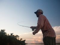 Bryan Goular casting at Teles Pires river